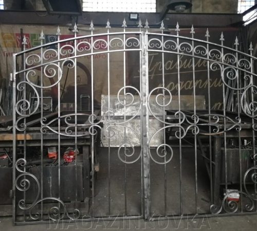 vorota-kovanye-modern-h-metallicheskie-arochnye_465afa957a88903_800x600_1.webp